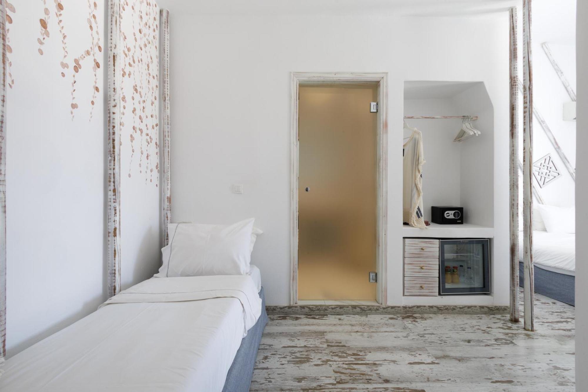 The Museum Project Oia Hotel Room photo